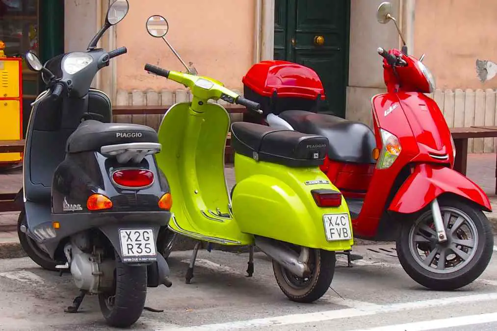 50cc Piaggio scooter image