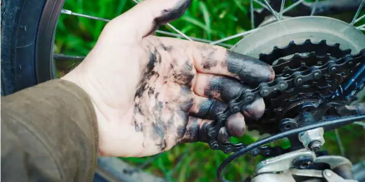 Dirty bike chain image